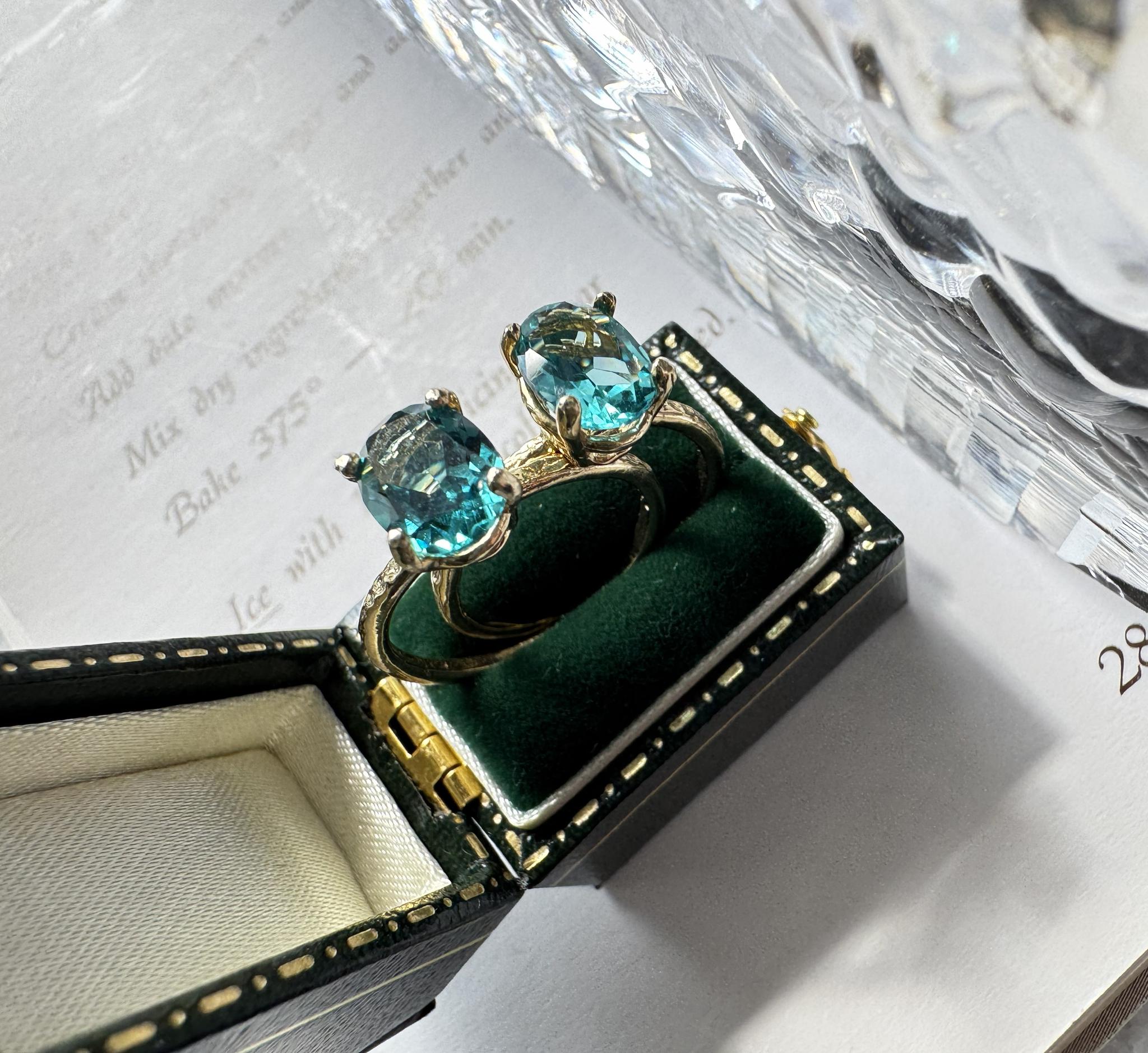 ネオンブルー パライバカラーリング｜8×6mm 高輝度ナノクリスタル｜真鍮フリーサイズリング | 3枚目