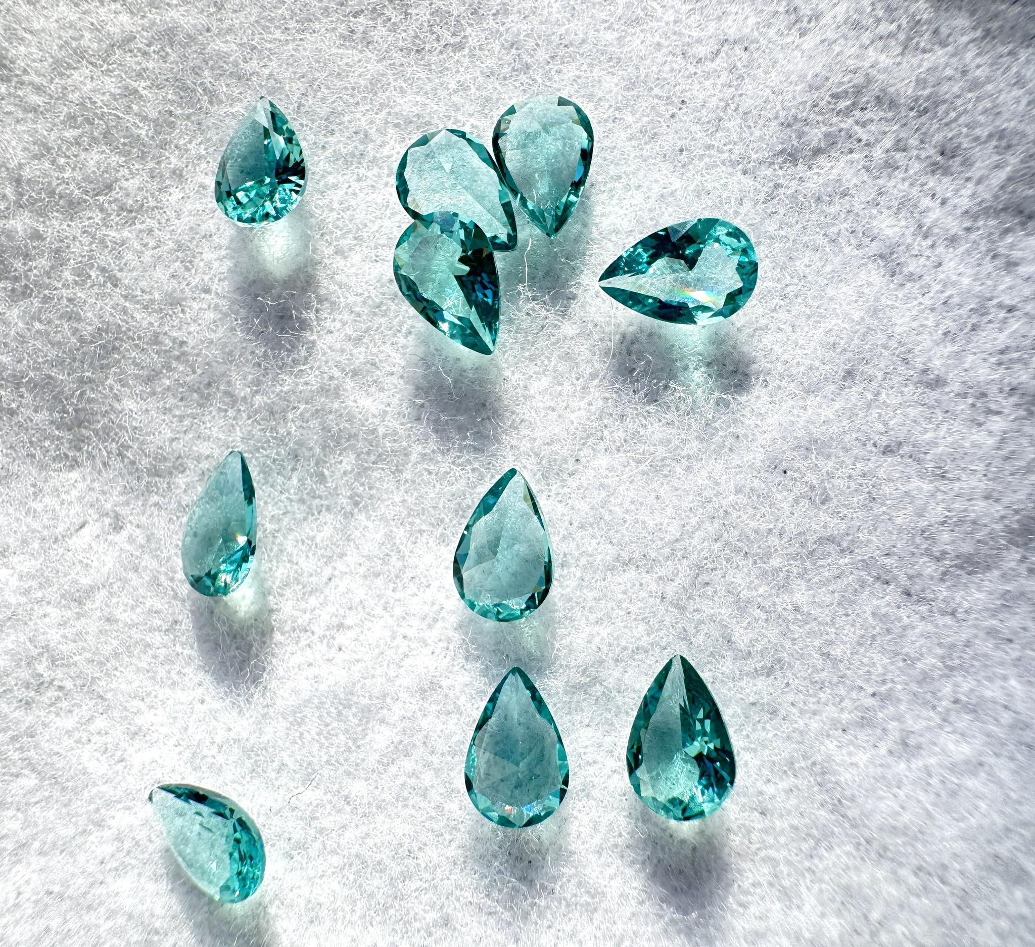 Forever Glow｜ネオンブルー 高輝度ナノクリスタル ピアス 6×4mm ペアシェイプ｜シルバー製 | 4枚目