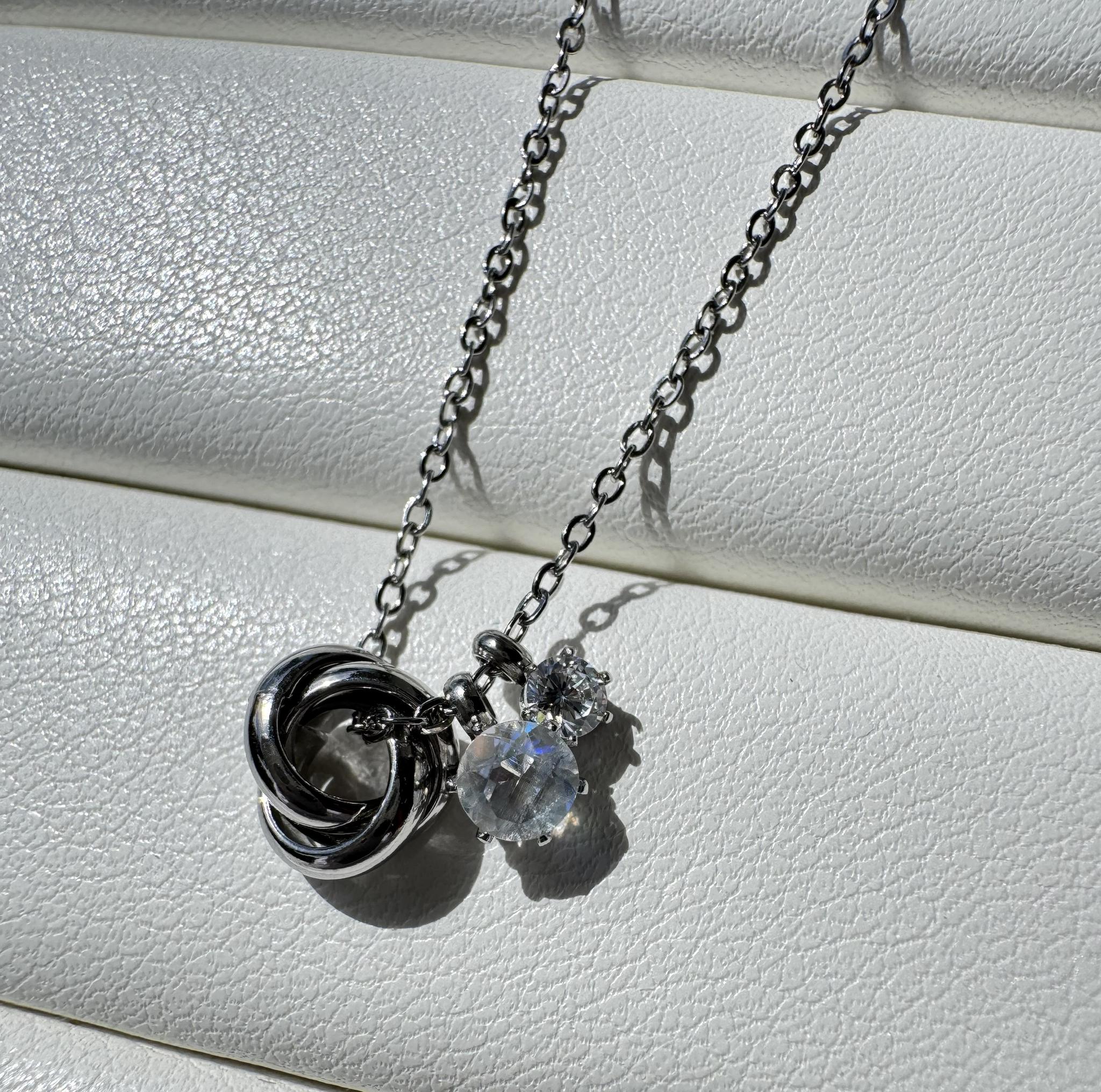 Rainbow Moonstone Trinity Necklace 宝石質AAA レインボームーンストーン CZ追加可 | 3枚目