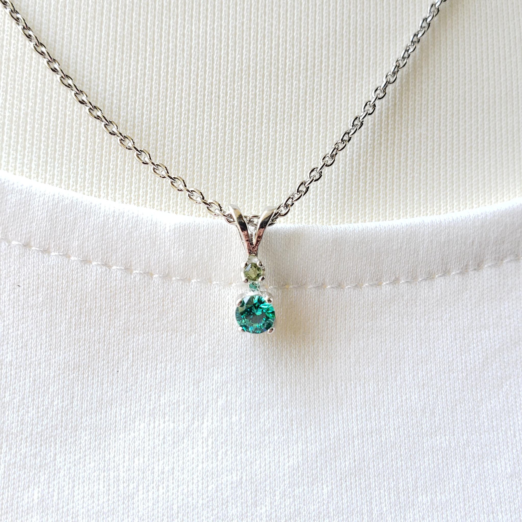 Avec petit éclat☆ 誕生石　シルバーネックレス 　奇跡の輝き　人工パライバトルマリン　4ｍｍ | 12枚目