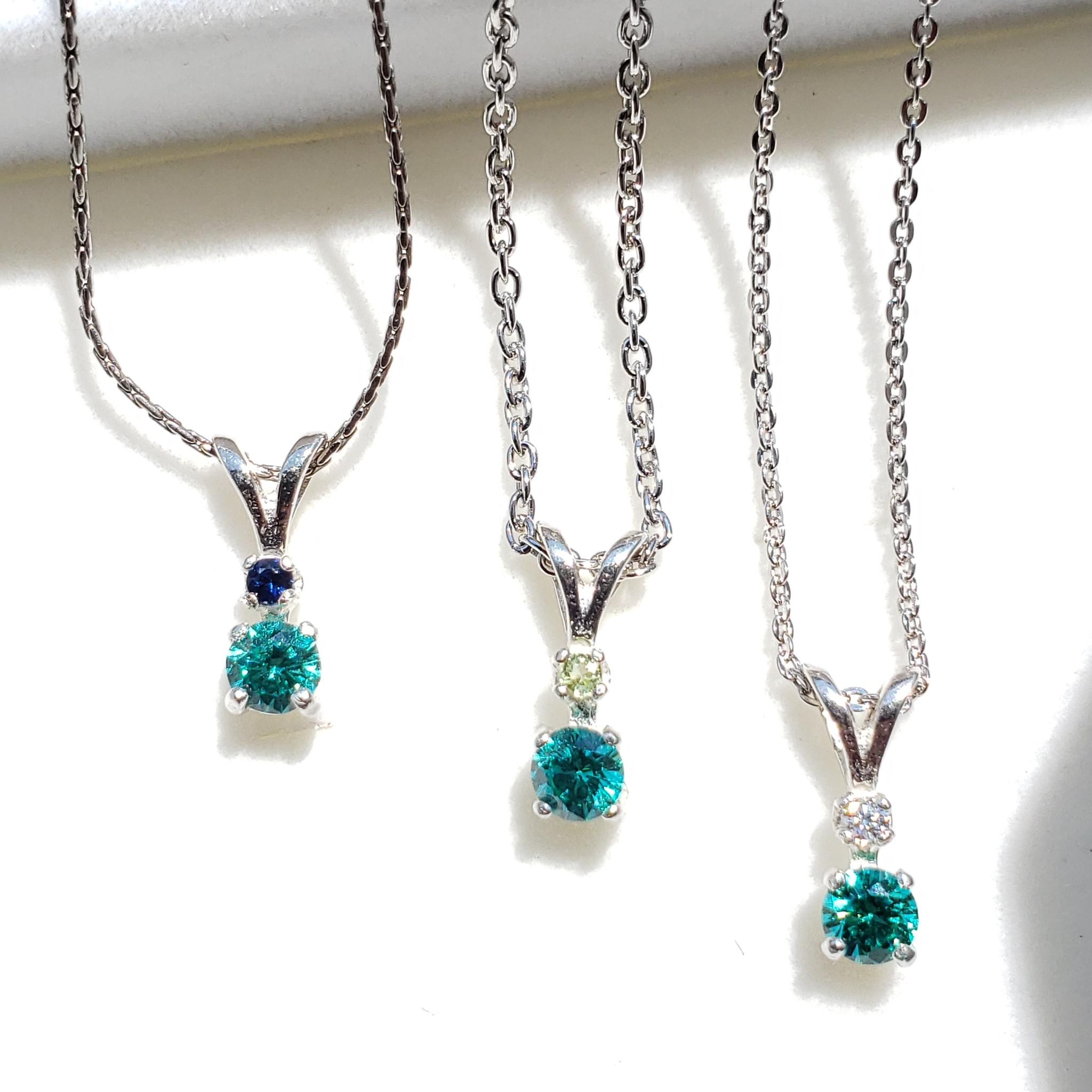 Avec petit éclat☆ 誕生石　シルバーネックレス 　奇跡の輝き　人工パライバトルマリン　4ｍｍ | 1枚目