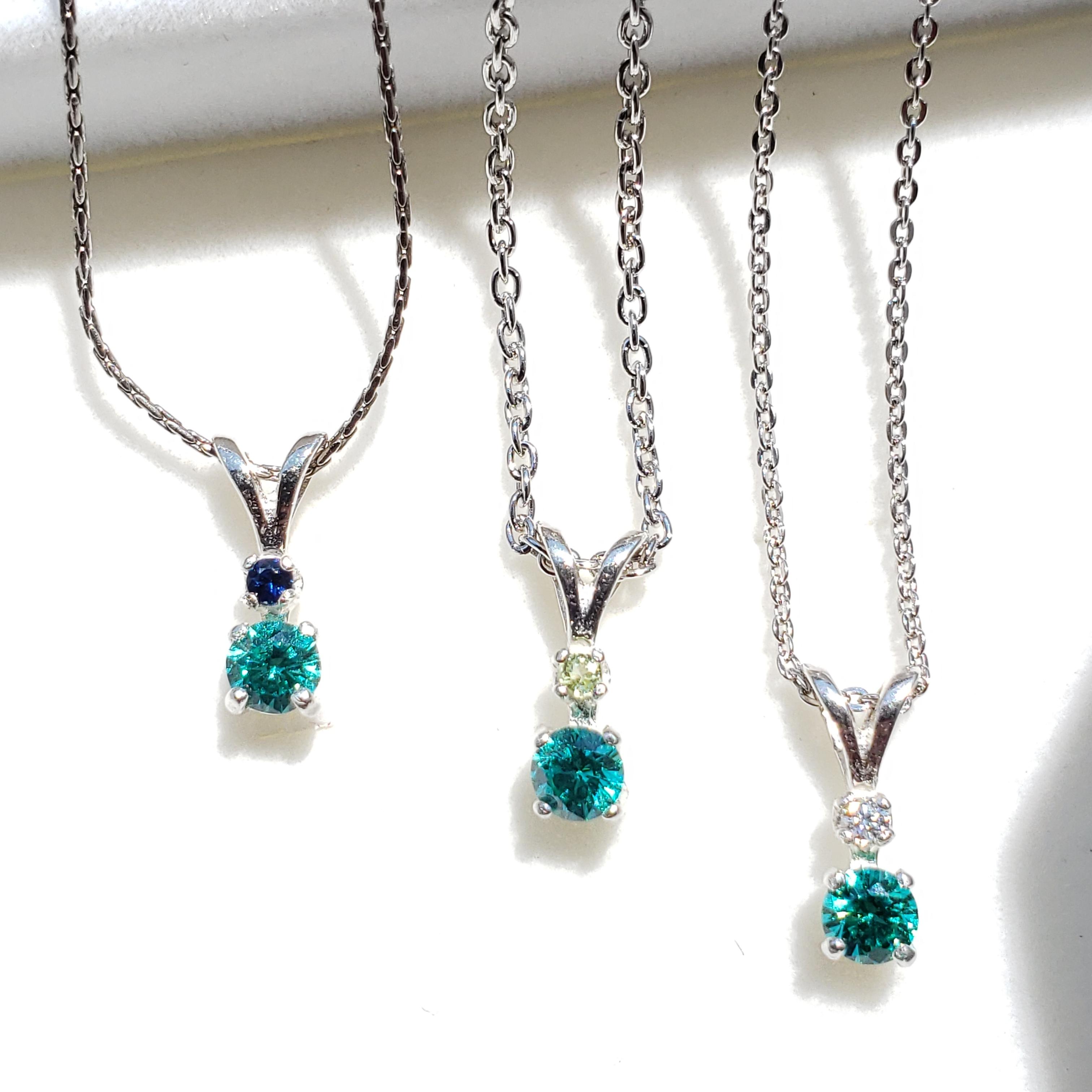 Avec petit éclat☆ 誕生石　シルバーネックレス 　奇跡の輝き　人工パライバトルマリン　4ｍｍ