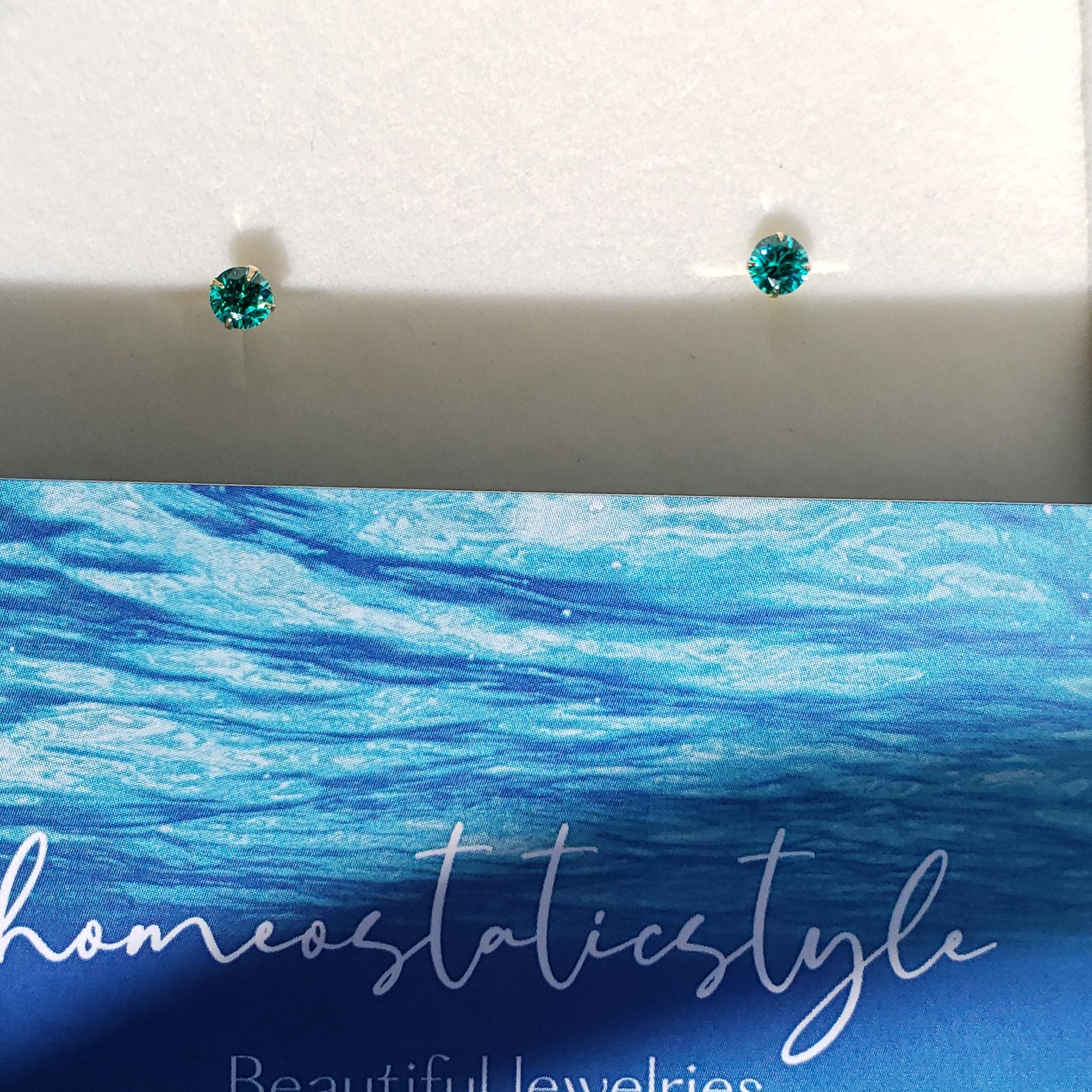 K18 ☆ 奇跡の輝き✨パライバトルマリン　人工宝石　K18ゴールド　４つ爪ピアス