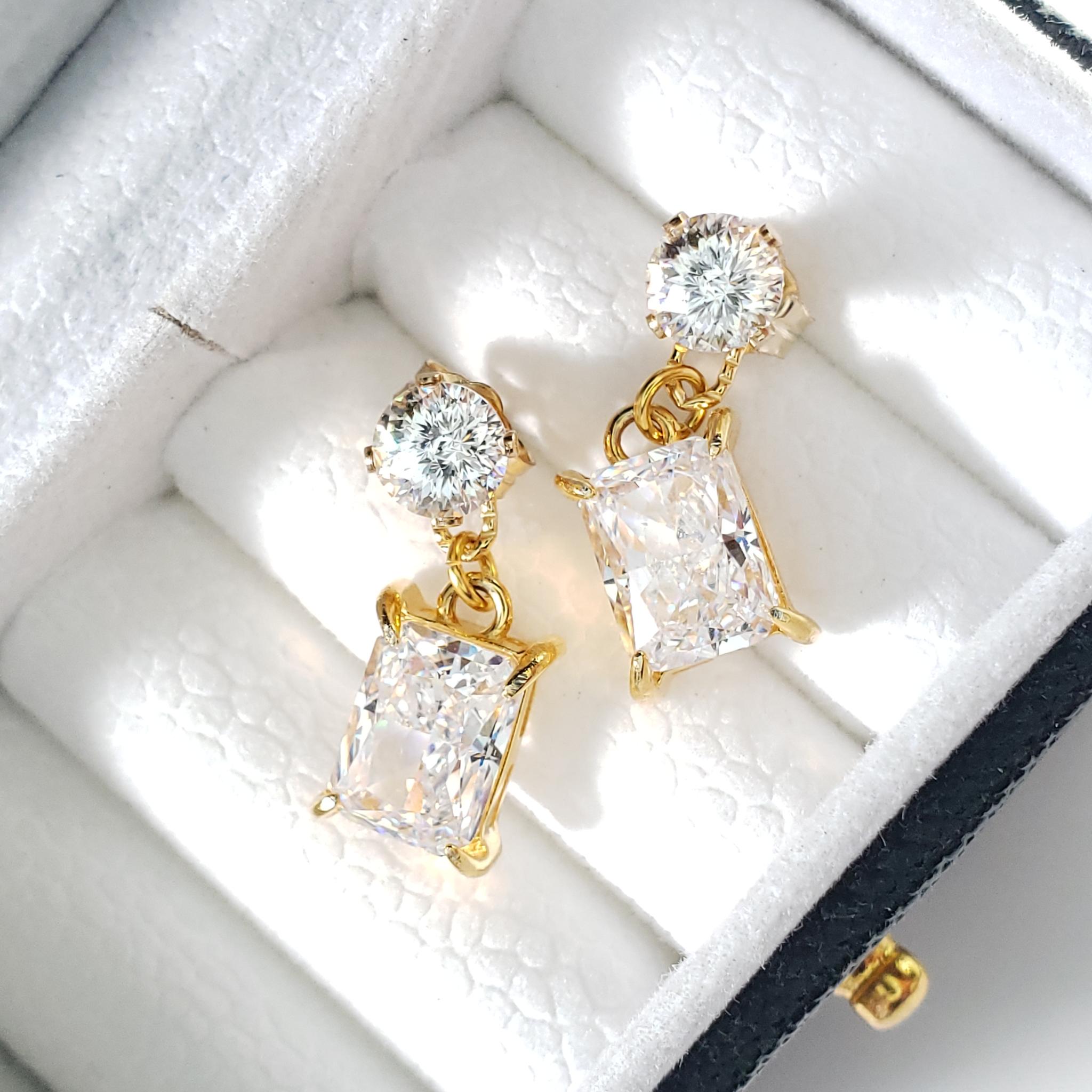 2Way スタッドピアス 14Kgf ハイカーボンダイヤモンドチャーム　フワっと煌めきエンペラーカット　モアサナイト