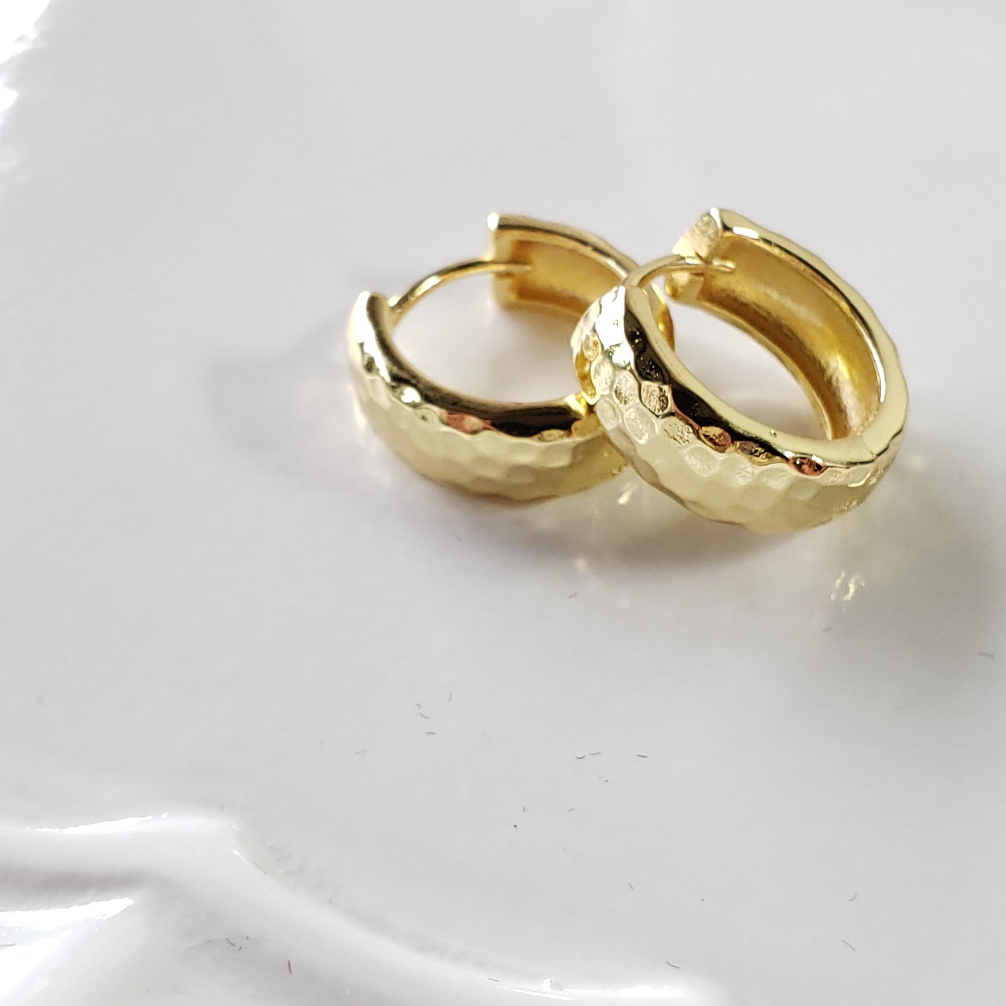 麗しいゴールドの輝き　18Kgf　槌目打ちピアス　オーソドックス　フープピアス　DIY