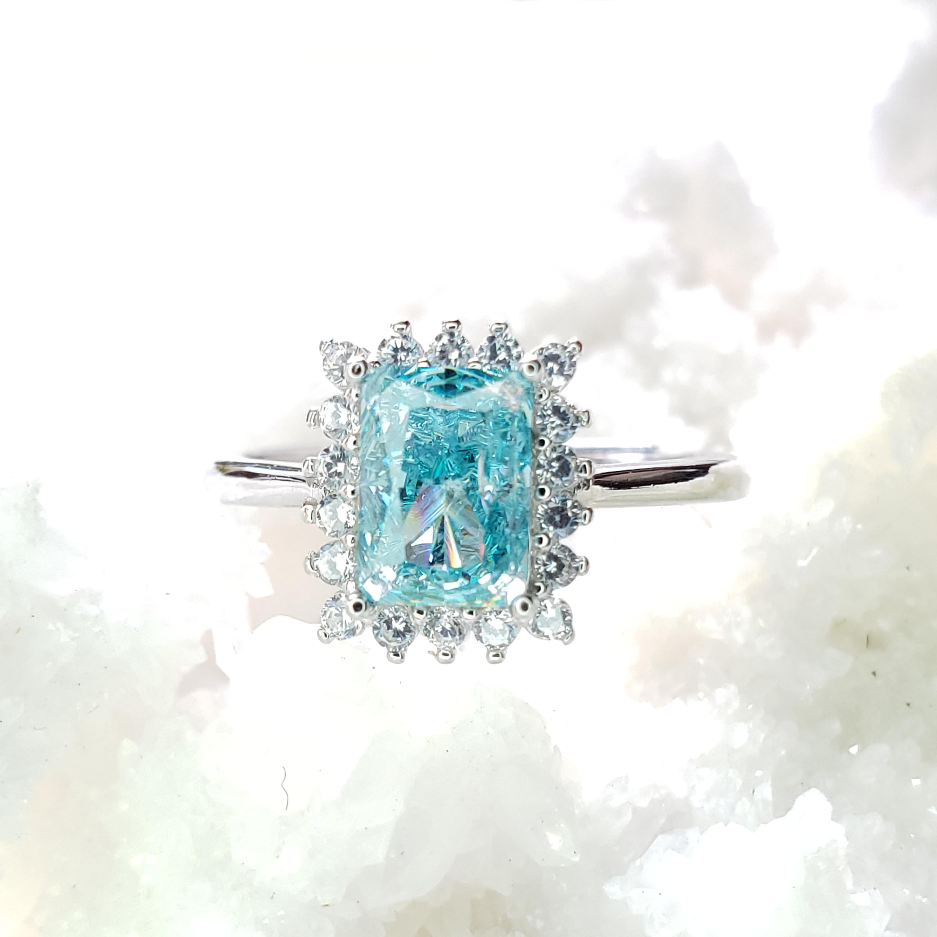 ハイカーボンダイヤモンド　レクタングル　ヘイローリング　シルバー製　7x5ｍｍ　◇　ダイヤモンド・ビーチ