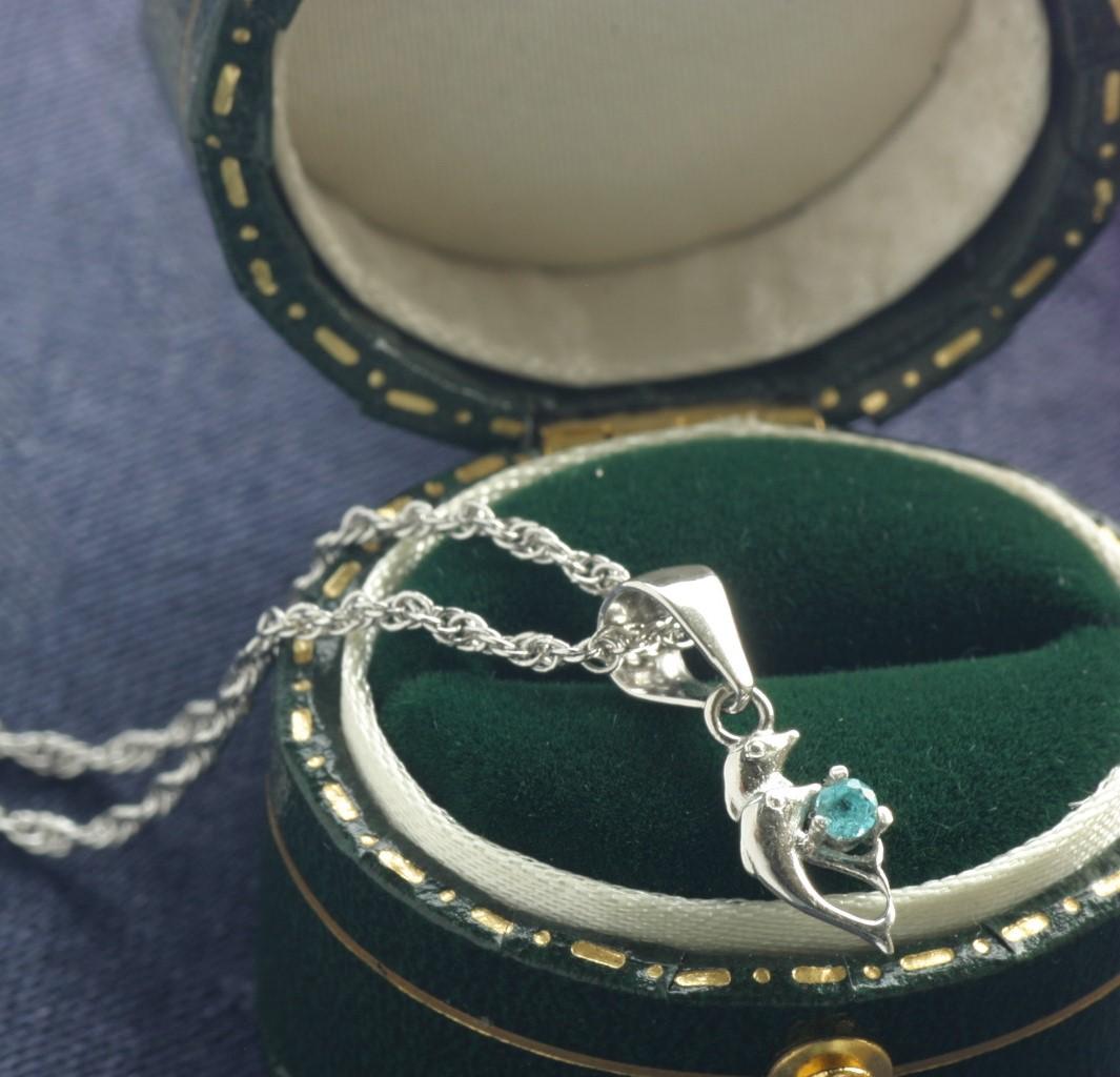 希少　宝石と遊ぶイルカ達ネックレス　パライバトルマリン　S925ネックレス　選べる天然石＆チェーン