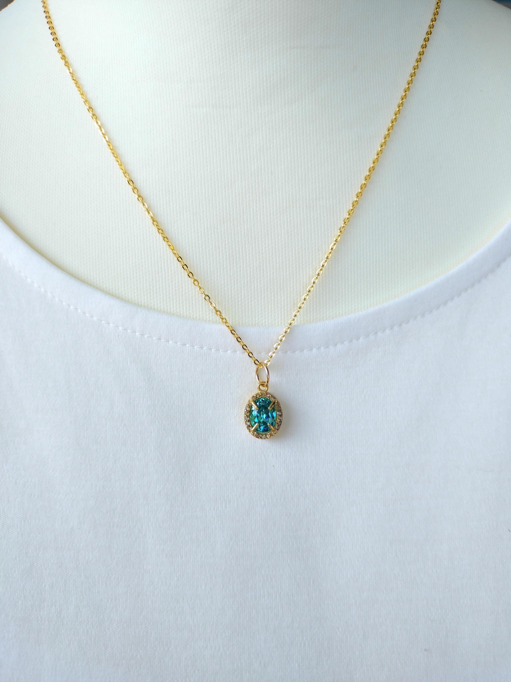 天然ダイヤモンド☆　ヘイローペンダントネックレス　パライバトルマリン　人工宝石　8ｘ6mm　天然トルマリン粉末混1枚目の画像