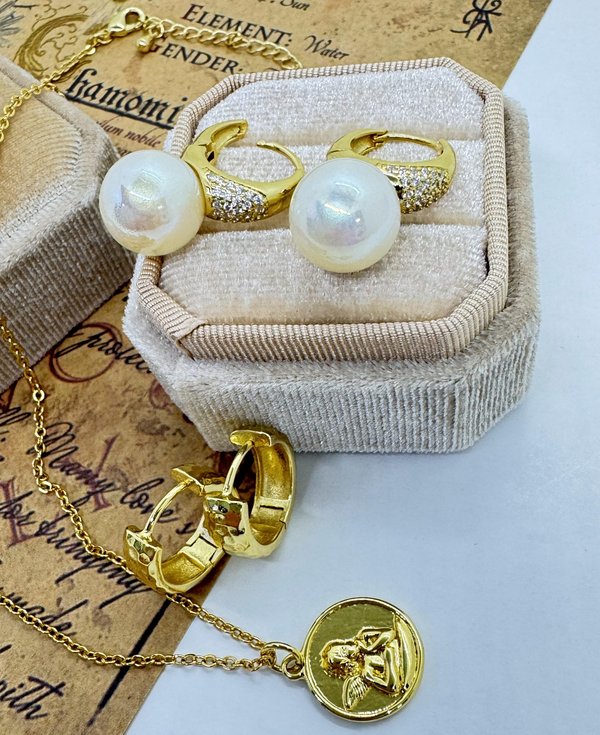 年末福袋　限定1　デザインネックレス1点　フープピアス2点　お得　K18gf