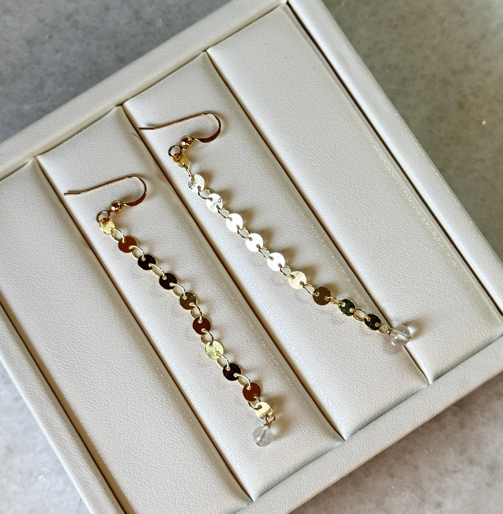 【Naturel Bijou】14Kgf ディスクチェーンピアス ロイヤルブルームーンストーン チャーム付き