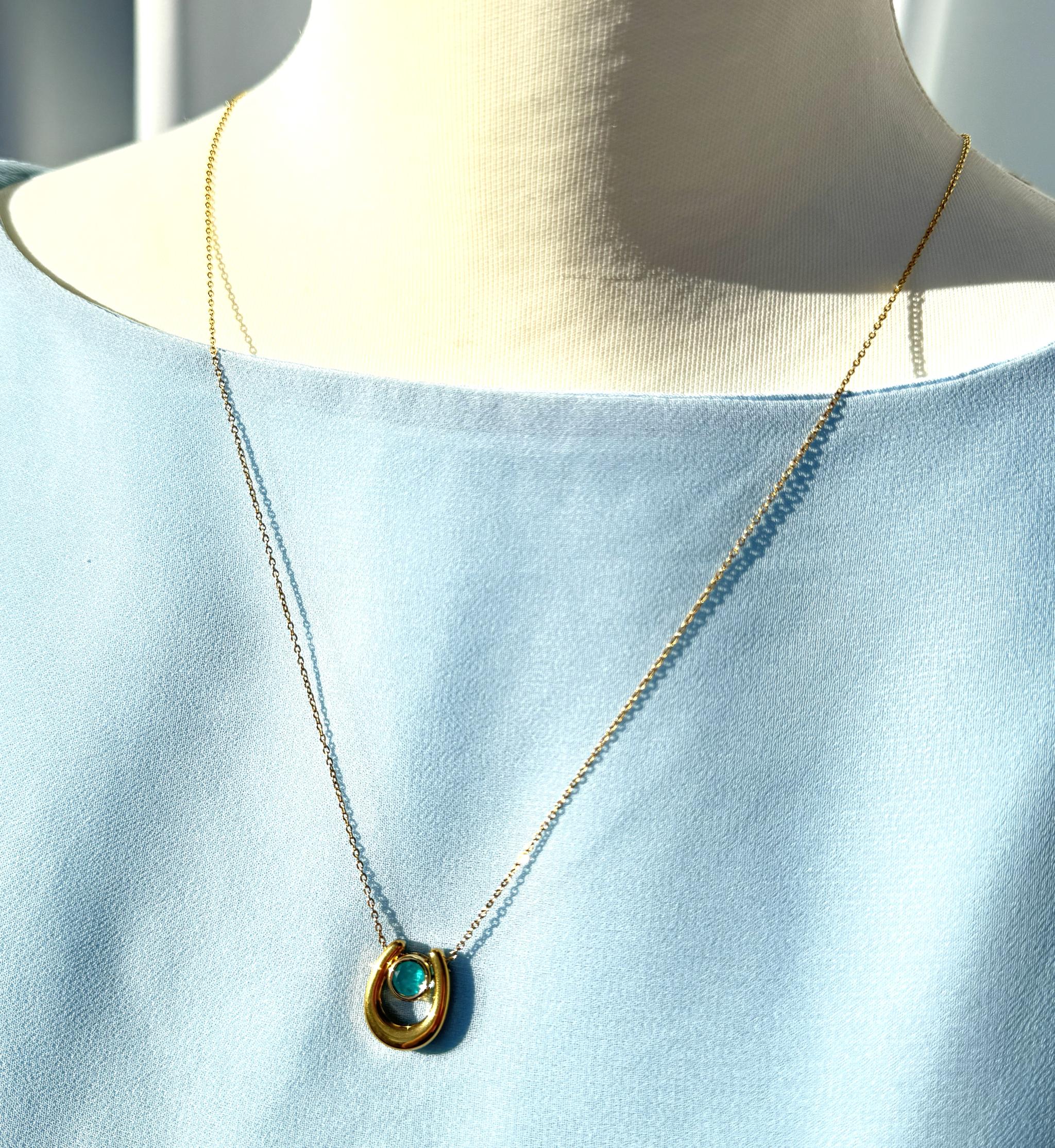 ネオンブルー パライバカラー 馬蹄ネックレス|ダブレットジェム|5mm / 6mm|サージカルステンレス|幸福モチーフ | 13枚目