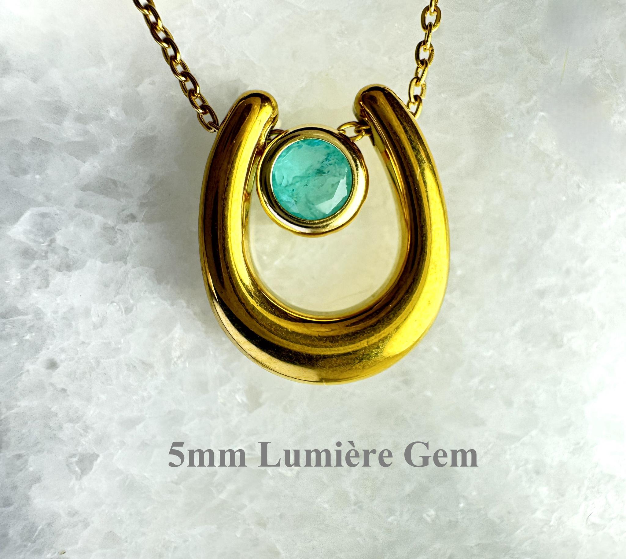 ネオンブルー パライバカラー 馬蹄ネックレス|ダブレットジェム|5mm / 6mm|サージカルステンレス|幸福モチーフ | 2枚目