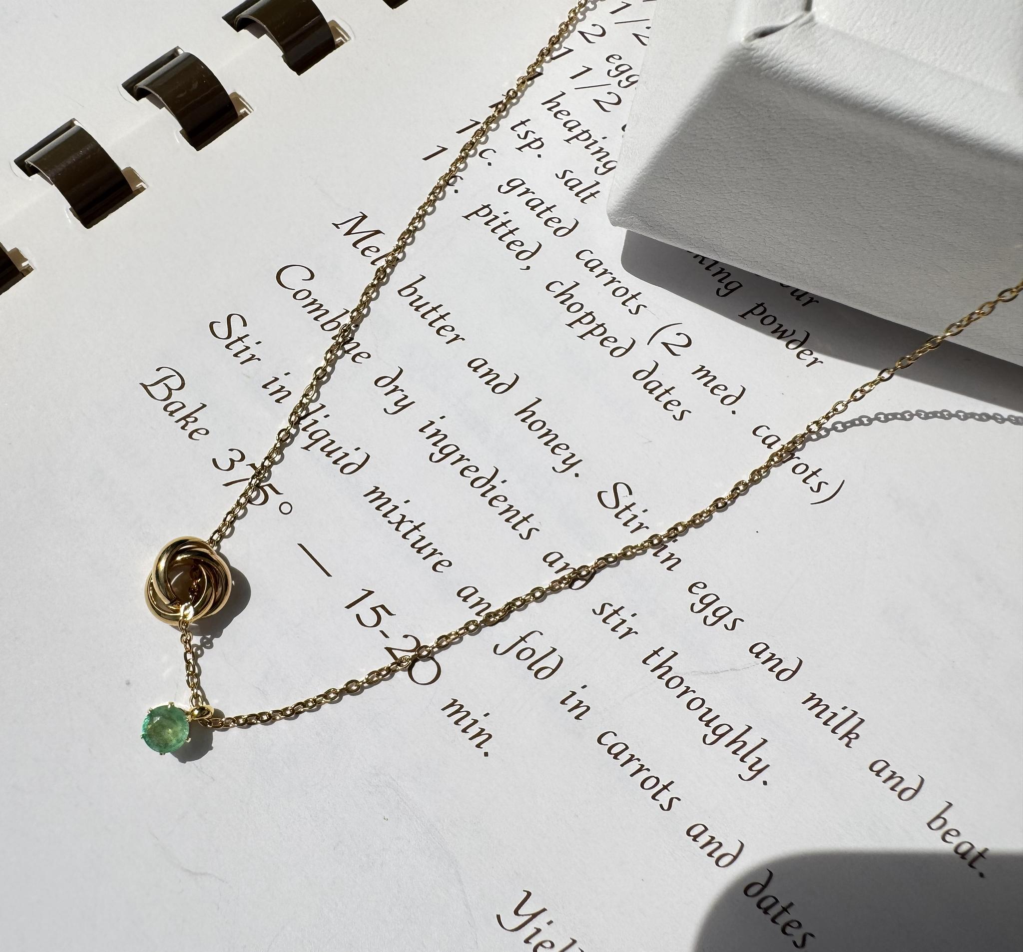 Emerald Trinity Necklace ザンビア産エメラルド4mm PVDコーティング SUS316L | 11枚目