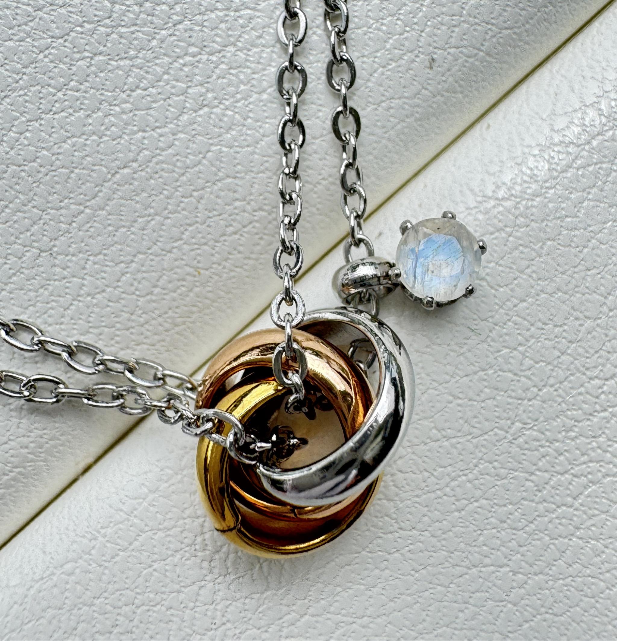 One Gem Trinity Rainbow Moonstone|6月誕生石ネックレス 輝く青いシラー SUS316L | 7枚目